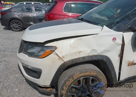 2021 Jeep Compass Trailhawk z USA, uszkodzony, nr VIN 3C4NJDDB0MT512050